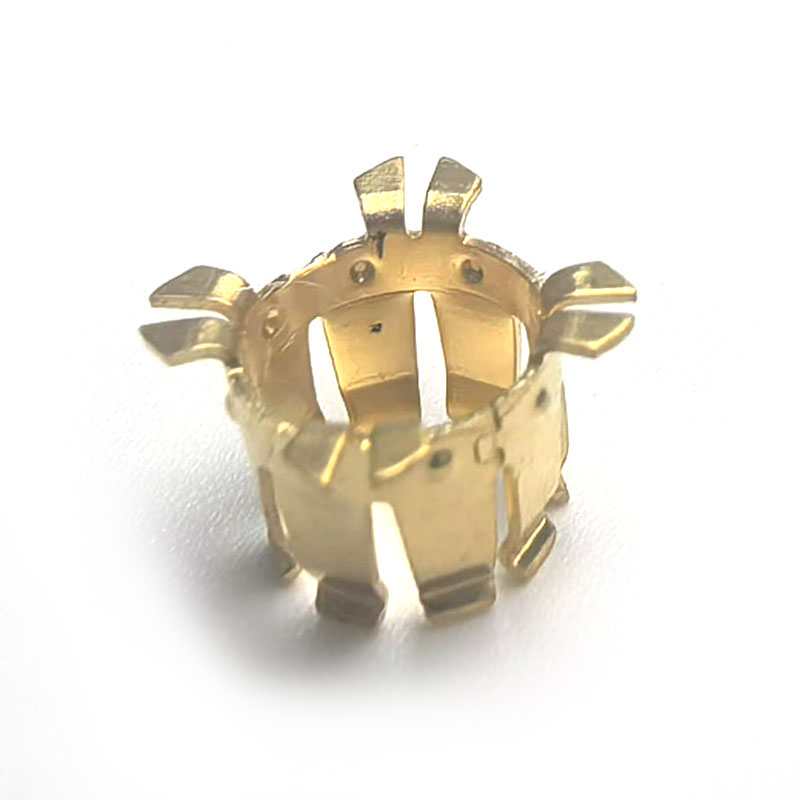 الاختلافات بين تصنيع مكون العفن وآلات CNC